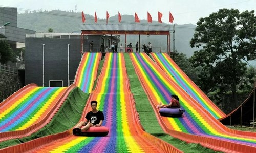 漳州彩虹滑草场